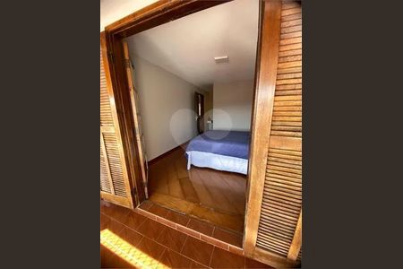 4_photo/94dce4e121.ccfee957a0edc138-ATLAS-9eca87b5-6fb9-4bba-88f2-06bb151f8e27.jpg de casa à venda com 3 quartos, 222m² em Guabirotuba, Curitiba