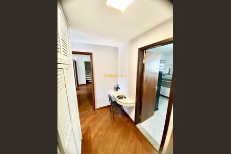 18_photo/94dce4e121.e5126c7e7f4237c2-ATLAS-69f69367-7702-4eda-9f8c-219f2f00cc17.jpg de casa à venda com 4 quartos, 232m² em Guabirotuba, Curitiba