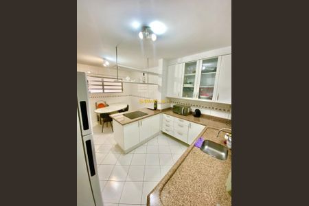 15_photo/94dce4e121.e5126c7e7f4237c2-ATLAS-9e1f7e0b-1b91-4f1e-8dfd-1526523bf2c9.jpg de casa à venda com 4 quartos, 232m² em Guabirotuba, Curitiba