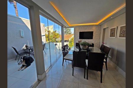 30_photo/94dce4e13d.c004be0b05d3a304-ATLAS-8ce28737-373d-4eca-965a-7ffc99e54070.jpg de casa à venda com 3 quartos, 133m² em Guabirotuba, Curitiba