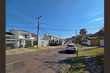 39_photo/94dce4e13d.c004be0b05d3a304-ATLAS-e9a87676-47fe-4c2d-a9b7-e3ffe5cd0905.jpg de casa à venda com 3 quartos, 133m² em Guabirotuba, Curitiba