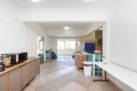 16_photo/94dce4e1a3.e0bb88a79f9bd8e1-ATLAS-2c7d378b-826d-46e6-8d73-a61bfb5cb020.jpg de casa à venda com 5 quartos, 5m² em Guabirotuba, Curitiba