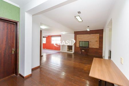25_photo/94dce4e1a3.e0bb88a79f9bd8e1-ATLAS-51ac1aa3-9f59-4902-ae30-f7f9136661fa.jpg de casa à venda com 5 quartos, 5m² em Guabirotuba, Curitiba