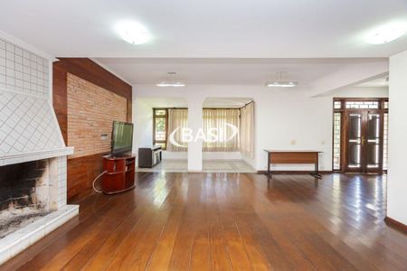 30_photo/94dce4e1a3.e0bb88a79f9bd8e1-ATLAS-6d994471-92da-49f1-8354-b64a2fc518c2.jpg de casa à venda com 5 quartos, 5m² em Guabirotuba, Curitiba