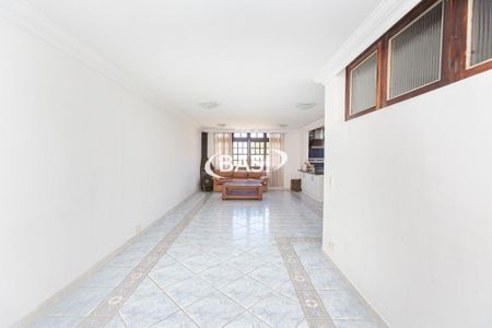 38_photo/94dce4e1a3.e0bb88a79f9bd8e1-ATLAS-a46fa866-558d-4147-8707-c304cbf5ff68.jpg de casa à venda com 5 quartos, 5m² em Guabirotuba, Curitiba