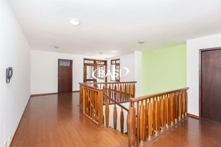 43_photo/94dce4e1a3.e0bb88a79f9bd8e1-ATLAS-df36f18f-4cb3-4b43-b941-b6cbf09863e1.jpg de casa à venda com 5 quartos, 5m² em Guabirotuba, Curitiba