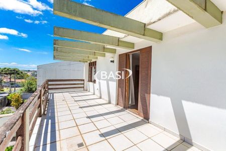 50_photo/94dce4e1a3.e0bb88a79f9bd8e1-ATLAS-eafc4cb9-7313-4c5c-a2c9-d8858a33ef1f.jpg de casa à venda com 5 quartos, 5m² em Guabirotuba, Curitiba