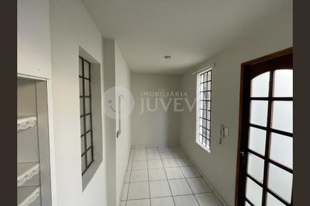 10_photo/94dce4e20b.2d782e9ced6b4695-ATLAS-ede89c86-6f77-4752-98ff-b3c2e96089c2.jpg de casa à venda com 5 quartos, 238m² em Guabirotuba, Curitiba