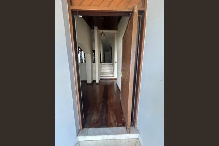 5_photo/94dce4e3e5.d98222dd41a0ddec-ATLAS-019a5f2f-81cf-4380-ab9e-5c5b23bf59a7.jpg de casa à venda com 3 quartos, 248m² em Guabirotuba, Curitiba