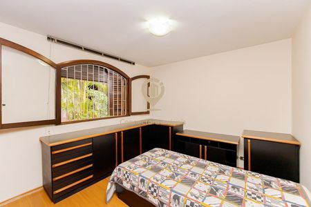 5_photo/94dce4e3e5.d98222dd41a0ddec-ATLAS-1475db35-117a-444e-8753-99daaa6e2a7e.jpg de casa à venda com 5 quartos, 303m² em Guabirotuba, Curitiba