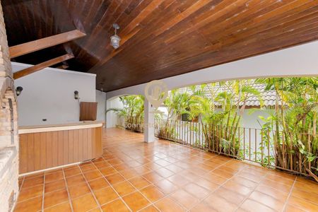 6_photo/94dce4e3e5.d98222dd41a0ddec-ATLAS-2476b13f-7318-4fe6-80ab-9d4eefc49c63.jpg de casa à venda com 5 quartos, 303m² em Guabirotuba, Curitiba