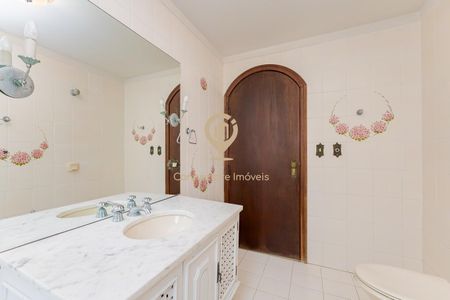 7_photo/94dce4e3e5.d98222dd41a0ddec-ATLAS-4758054b-c6b1-4d49-b1be-43ca01f6dbc2.jpg de casa à venda com 5 quartos, 303m² em Guabirotuba, Curitiba