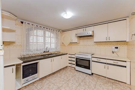 9_photo/94dce4e3e5.d98222dd41a0ddec-ATLAS-8ee22ce2-8d5b-440a-9e1d-bfc25791cb79.jpg de casa à venda com 5 quartos, 303m² em Guabirotuba, Curitiba