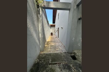 42_photo/94dce4e3e5.d98222dd41a0ddec-ATLAS-9781535f-7523-4fe5-b1cd-12b59af060da.jpg de casa à venda com 3 quartos, 248m² em Guabirotuba, Curitiba