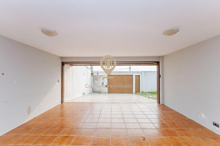 8_photo/94dce4e3e5.d98222dd41a0ddec-ATLAS-a164fcef-6fdc-4f9a-b706-67e76c158dcc.jpg de casa à venda com 5 quartos, 303m² em Guabirotuba, Curitiba