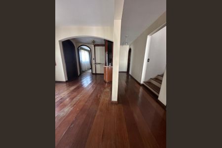 4_photo/94dce4e3e5.d98222dd41a0ddec-ATLAS-c7fcd4ec-f398-439c-902c-cb2e5754fdb3.jpg de casa à venda com 3 quartos, 248m² em Guabirotuba, Curitiba