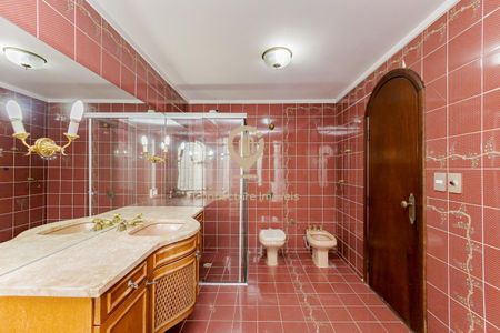 11_photo/94dce4e3e5.d98222dd41a0ddec-ATLAS-e01bbd74-dd07-4733-a585-c5de2e3b45b4.jpg de casa à venda com 5 quartos, 303m² em Guabirotuba, Curitiba