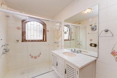 4_photo/94dce4e3e5.d98222dd41a0ddec-ATLAS-fe22da1b-fa1b-4620-88e4-22789d5bbf77.jpg de casa à venda com 5 quartos, 303m² em Guabirotuba, Curitiba