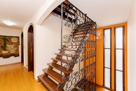 11_photo/94dce4e3e5.d98222dd41a0ddec-ATLAS-fff1f874-28e0-44a9-89be-af6b8c5be24a.jpg de casa à venda com 5 quartos, 303m² em Guabirotuba, Curitiba