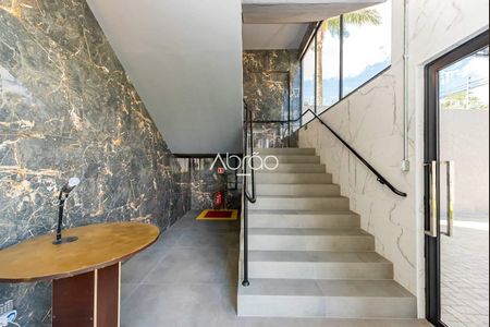 9_photo/94dce4e9bd.614b6dbc1122d364-ATLAS-4e7a6bda-69d9-494b-8914-872994d3b46a.jpg de casa à venda com 1 quarto, 440m² em Parolin, Curitiba