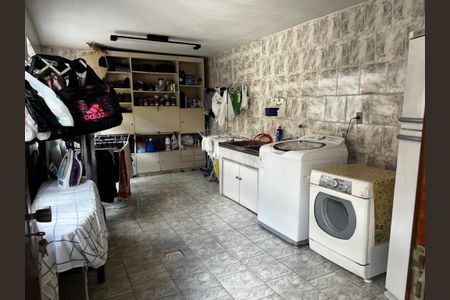 12_photo/94dce4eb55.da0826e47ca6747b-ATLAS-bad85221-643a-444f-8f12-7d2954db25fa.jpg de casa à venda com 3 quartos, 284m² em Parolin, Curitiba