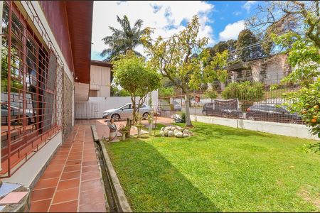 5_photo/94dce4edbd.d70948cd37f6cfc6-ATLAS-dca4cb38-f855-4cfc-a8cc-f238fd00c4bd.jpg de casa à venda com 5 quartos, 271m² em Prado Velho, Curitiba