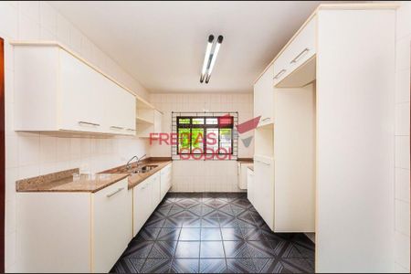 4_photo/94dce4f29d.c73b78bac5a2f3b6-ATLAS-39ef81a5-8eed-4c6b-8179-927d3b5cfba9.jpg de casa à venda com 3 quartos, 220m² em Parolin, Curitiba