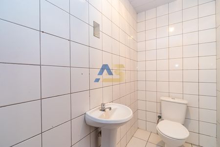 8_photo/94dce4f2e7.245a7bfbd20dc7e9-ATLAS-0e0d95ae-de32-495f-9c3b-f86b4b44bb05.jpg de casa à venda com 8 quartos, 360m² em Centro, Curitiba