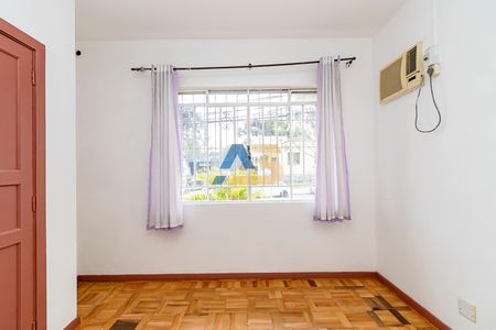 6_photo/94dce4f2e7.245a7bfbd20dc7e9-ATLAS-a4c9edfb-e530-45ca-bf65-8ea82d54b6f7.jpg de casa à venda com 8 quartos, 360m² em Centro, Curitiba