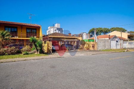 8_photo/94dce4f6d7.8fb203daea398bf8-ATLAS-630fa0aa-0a66-437b-9a6d-6380a630e5fc.jpg de casa à venda com 6 quartos, 160m² em Prado Velho, Curitiba