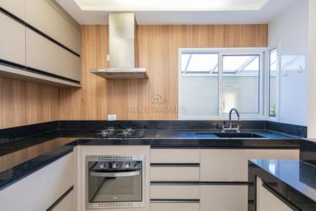 6_photo/94dce4fab9.ceff8192393c33de-ATLAS-72d2e129-a5e9-4672-837a-2e61b010ebca.jpg de casa à venda com 3 quartos, 200m² em Prado Velho, Curitiba