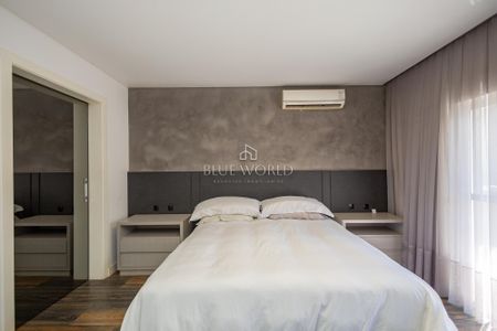 17_photo/94dce4fab9.ceff8192393c33de-ATLAS-796e0abd-e3e4-4052-af15-35f075b88238.jpg de casa à venda com 3 quartos, 200m² em Prado Velho, Curitiba