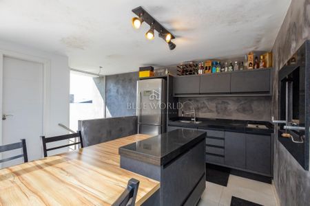 23_photo/94dce4fab9.ceff8192393c33de-ATLAS-bba5d0fa-81b8-4fdd-9aff-c24624084348.jpg de casa à venda com 3 quartos, 200m² em Prado Velho, Curitiba