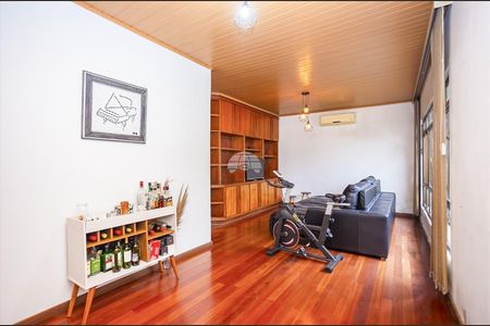 10_photo/94dce4fe35.01e58fe0f594459a-ATLAS-9a4402eb-6493-4bf8-beaa-d8efa376cbd9.jpg de casa à venda com 4 quartos, 189m² em Jardim Botânico, Curitiba