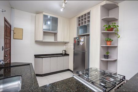 8_photo/94dce4fe35.01e58fe0f594459a-ATLAS-ad7a6f16-2ccd-4e96-9e98-727a37e219ff.jpg de casa à venda com 4 quartos, 189m² em Jardim Botânico, Curitiba