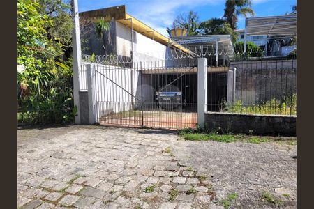 1_photo/94dce4ff3d.91ba3a7a9e41ef0f-ATLAS-1f891dc1-4e3a-4f76-a466-6891f5e57ce7.jpg de casa à venda com 3 quartos, 330m² em Jardim Botânico, Curitiba