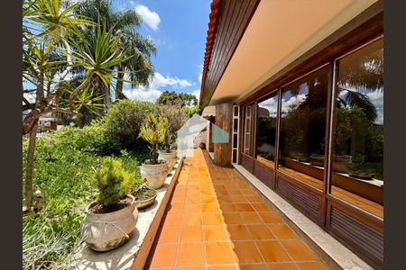 9_photo/94dce4ff8f.1f85094cffd9cdaa-ATLAS-60e8bbc7-a6bb-40f9-94f8-8d4dbfb3c1ac.jpg de casa à venda com 4 quartos, m² em Jardim Botânico, Curitiba