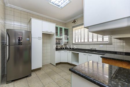 22_photo/94dce4ffa5.5361f30ed3911e6d-ATLAS-5af2a6ea-746b-4d82-a180-fff1a4bf5e28.jpg de casa à venda com 4 quartos, 474m² em Jardim Botânico, Curitiba