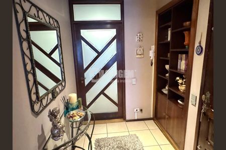 7_photo/94dce4ffe5.68fea5cf95d25830-ATLAS-d73276f4-1cd3-4be8-9b34-453a15fa0e8e.jpg de casa à venda com 6 quartos, 334m² em Jardim Botânico, Curitiba