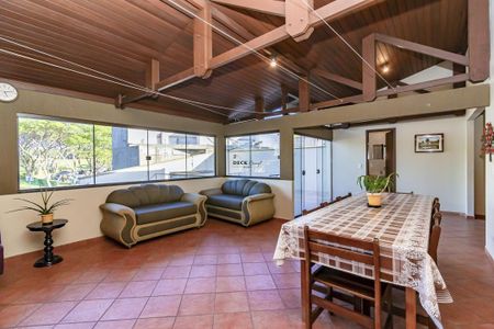 12_photo/94dce50043.6618d879b31b9a75-ATLAS-408c44c5-40c2-4612-869e-e40e4c84428a.jpg de casa à venda com 3 quartos, 340m² em Jardim Botânico, Curitiba