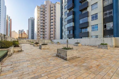 36_photo/94dce50653.6bded3861fb39122-ATLAS-d3cb3013-1e8c-46b7-95d1-a2885e427bc6.jpg de apartamento para alugar com 2 quartos, 64m² em Cristo Rei, Curitiba