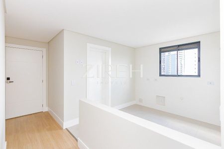 6_photo/94dce507b3.1f6a4a224cfb1078-ATLAS-03a5e3c6-be62-4e5d-aa8d-538a8dd11507.jpg de apartamento à venda com 3 quartos, 109m² em Cristo Rei, Curitiba