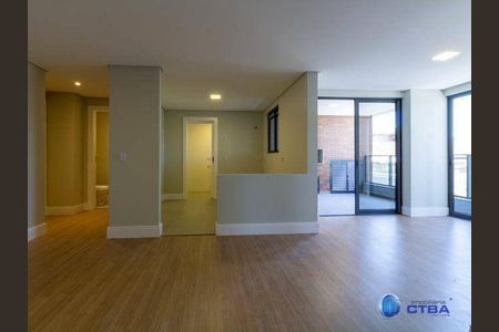 5_photo/94dce507b3.526b8d0f117d2dc5-ATLAS-6d2fec9e-3077-4d47-8bf3-83cd137d7fe7.jpg de apartamento à venda com 3 quartos, 112m² em Cristo Rei, Curitiba