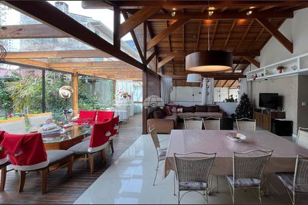 6_photo/94dce507cb.e045217b955201b0-ATLAS-b3912101-d678-4518-a17b-2dcdbfe75664.jpg de casa para alugar com 4 quartos, 211m² em Cristo Rei, Curitiba