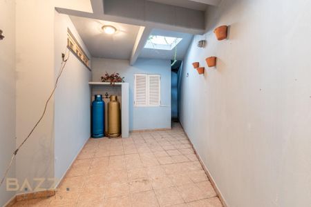 6_photo/94dce508d7.445c0bca81181d7a-ATLAS-4d442791-c2e7-4c48-88d2-8e8cd7ffe10c.jpg de casa à venda com 4 quartos, 330m² em Capão da Imbuia, Curitiba