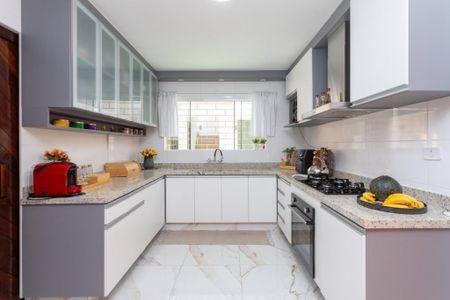 7_photo/94dce50919.c73b78bac5a2f3b6-ATLAS-29c74c12-ad56-4e8d-8342-fb8e1c502999.jpg de casa à venda com 3 quartos, 244m² em Capão da Imbuia, Curitiba