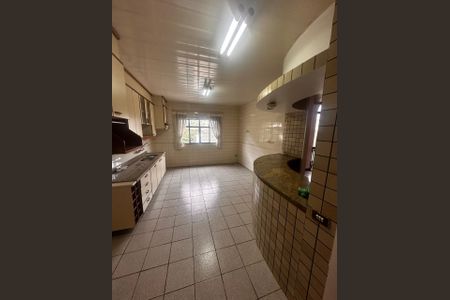 2_photo/94dce5099f.5afd90b9c05d4dec-ATLAS-0e5b26f9-7b73-455f-8ffb-aebb77410c90.jpg de casa à venda com 5 quartos, 610m² em Capão da Imbuia, Curitiba