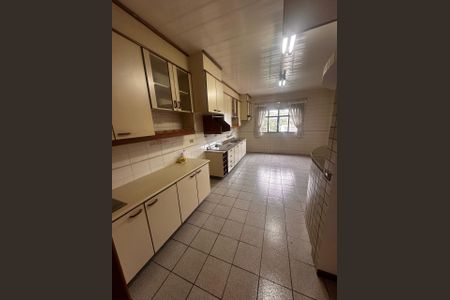 12_photo/94dce5099f.5afd90b9c05d4dec-ATLAS-d54343b0-1db5-4bb3-bcfd-7531eae2c945.jpg de casa à venda com 5 quartos, 610m² em Capão da Imbuia, Curitiba