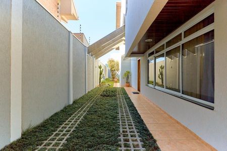 6_photo/94dce50a57.e3da74daae84817a-ATLAS-1713fb28-40ed-4c5a-b88e-e93ea8dea9f4.jpg de casa à venda com 4 quartos, 300m² em Capão da Imbuia, Curitiba