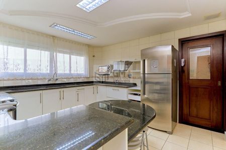 3_photo/94dce50a57.e3da74daae84817a-ATLAS-9cb6d0b2-f2c4-4e8d-a95a-df6119dd5ace.jpg de casa à venda com 3 quartos, 474m² em Capão da Imbuia, Curitiba